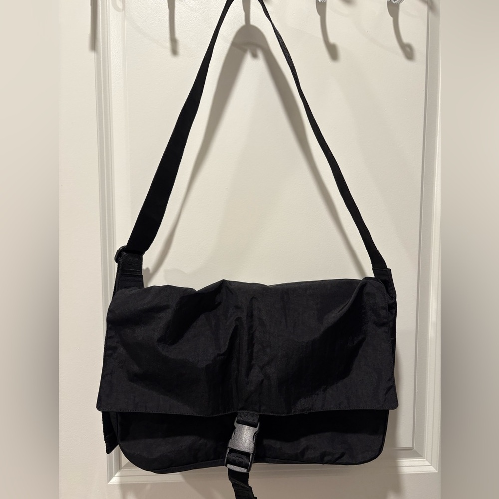 NWT BAGGU Black Nylon Messenger Bag
